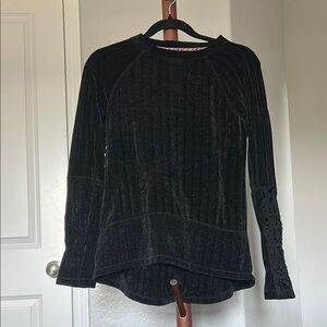 Women’s Knox Rose Black Velvet Embroidered Sleeve Sweater Top Size Small |D106